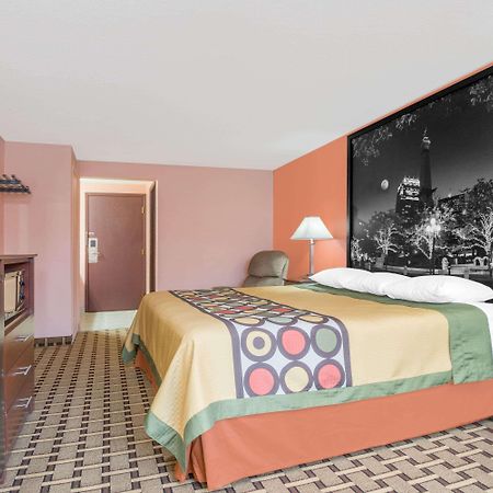 Super 8 By Wyndham Shelbyville Εξωτερικό φωτογραφία
