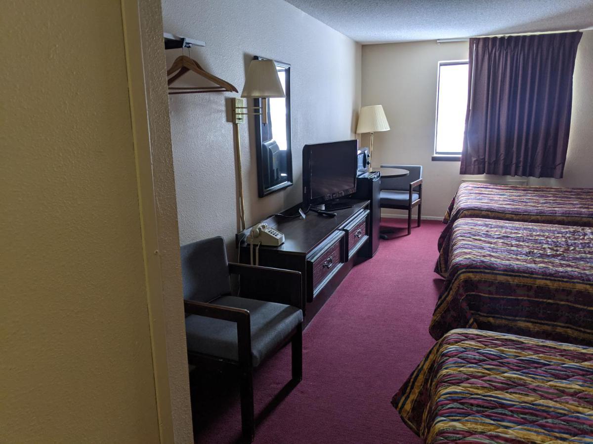 Super 8 By Wyndham Shelbyville Εξωτερικό φωτογραφία
