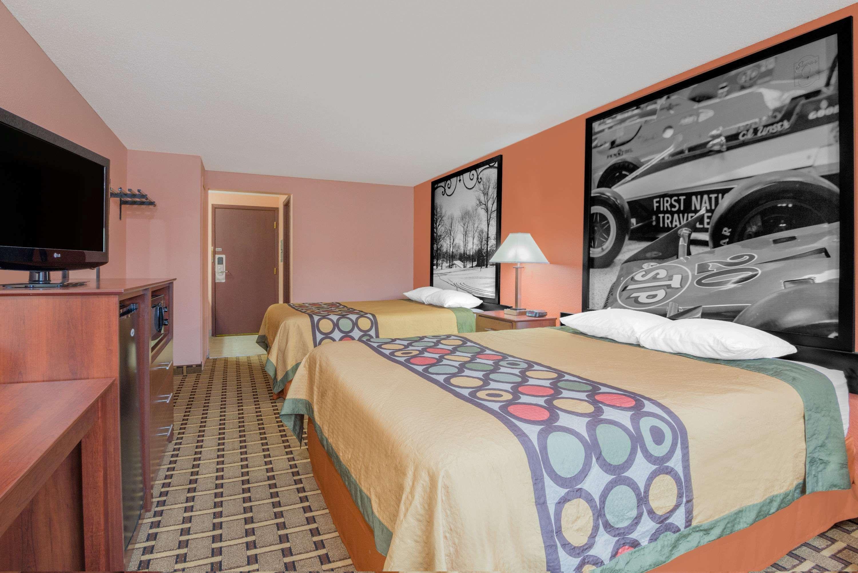 Super 8 By Wyndham Shelbyville Εξωτερικό φωτογραφία
